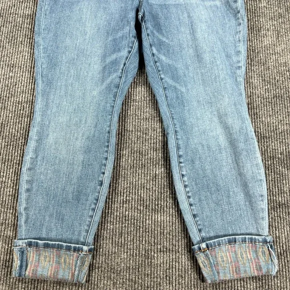 Judy Blue Jeans Womens Size 16W Aztec Cuffed Relaxed Fit Casual Comfort - Picture 4 of 16